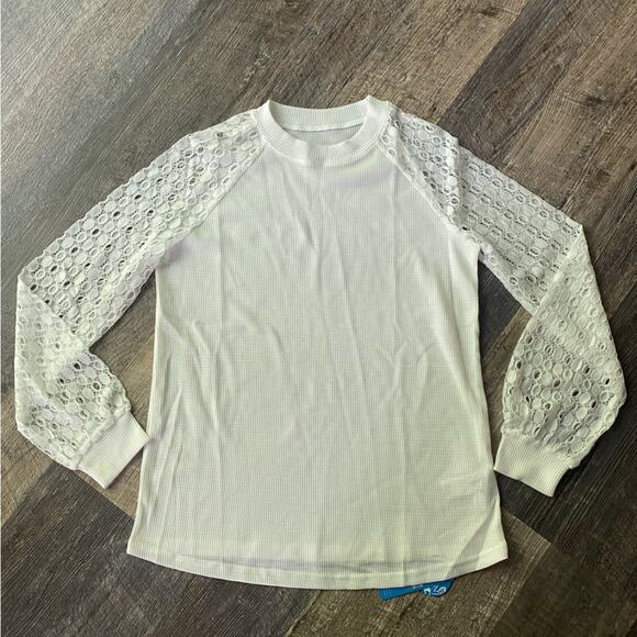 Cupshe lace Raglan long sleeve tee - Picture 1 of 12